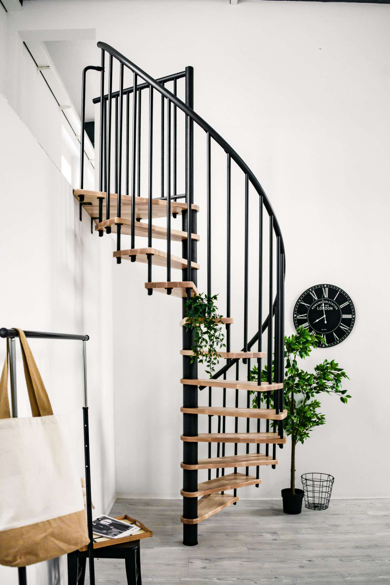 Berlin_beech_black (14) BERLIN – Image 1